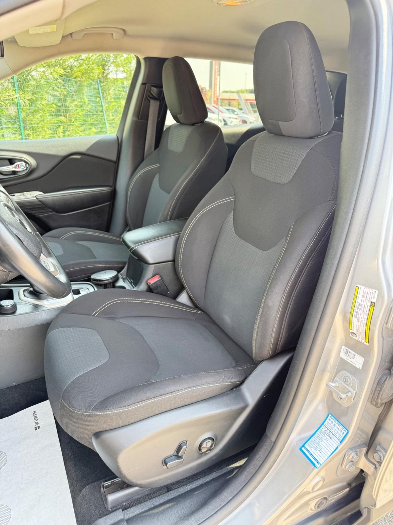 Jeep Cherokee 2.2 Mjt II 185 CV 4WD Automatik*Navi*S&S*Euro6