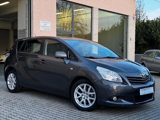 Toyota Verso 2.2 D-Cat 150 CV aut. Luxury Pack 7 posti