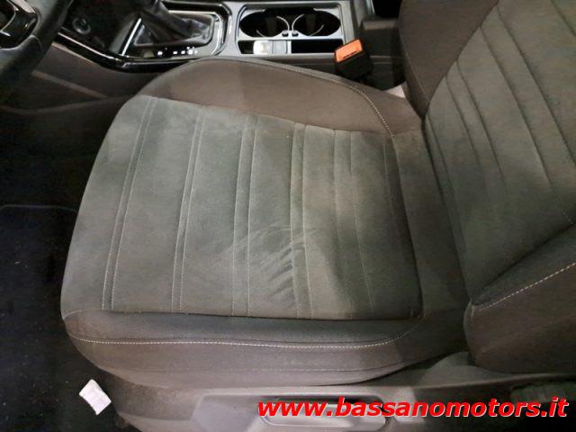 VOLKSWAGEN Touran 2.0 TDI 150 CV SCR DSG Executive BMT in arrivo