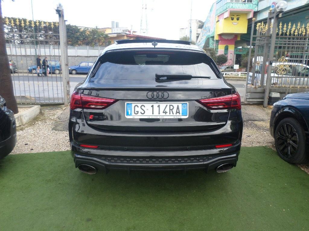 Audi Q3 RS Q3 quattro S tronic