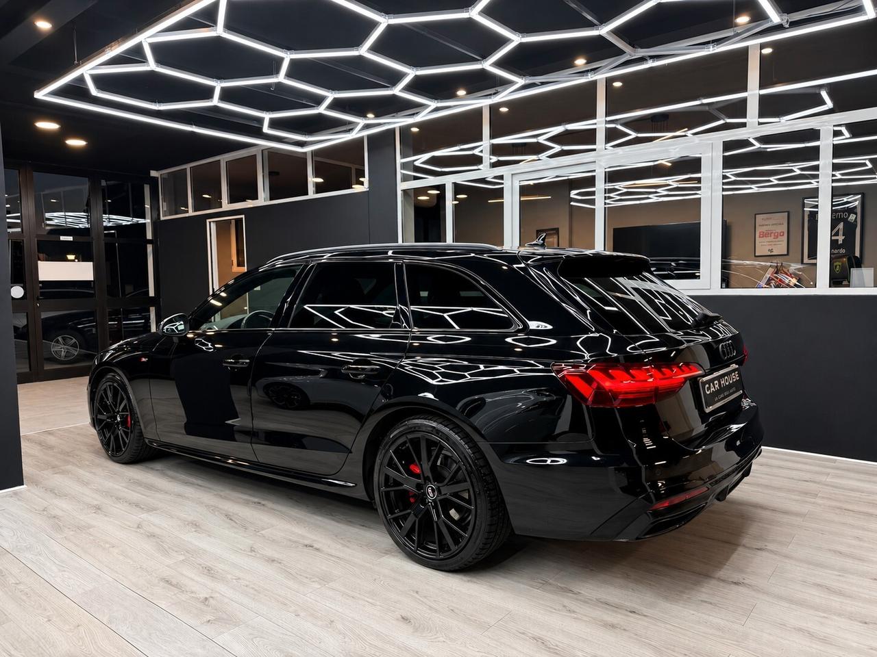 Audi A4 2.0 TDI QUATTRO 190CV SLine Stronic