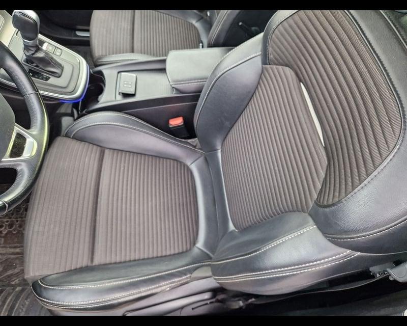 Renault Scénic dCi 8V 110CV EDC Energy Intens