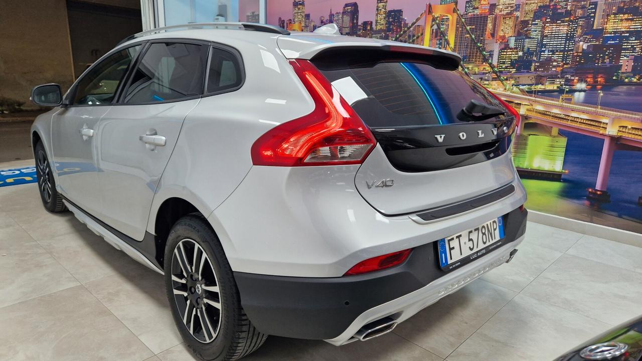 Volvo V40 D2 R-design