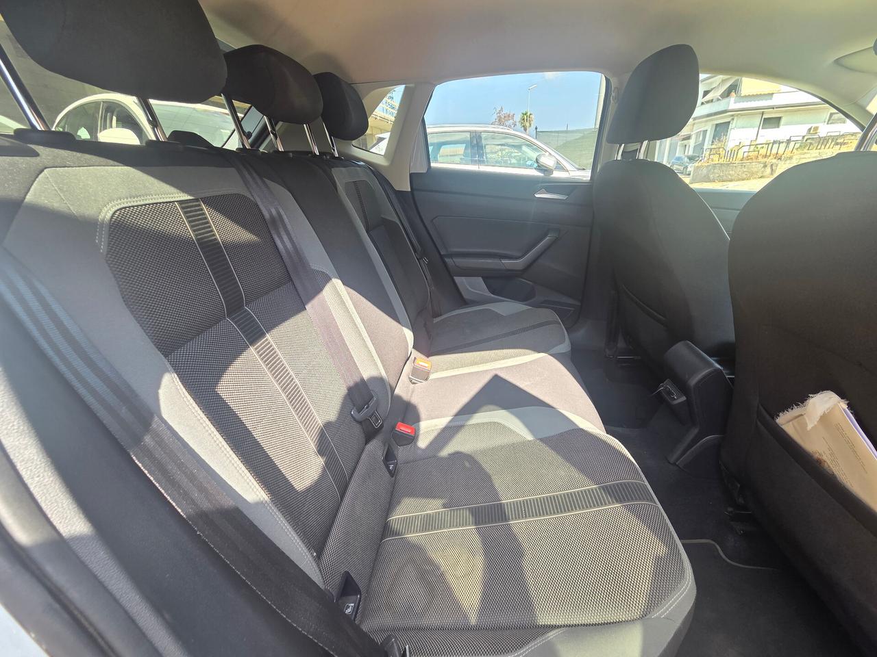 Polo 1.6 TDI 95 CV DSG 5p. R-LINE