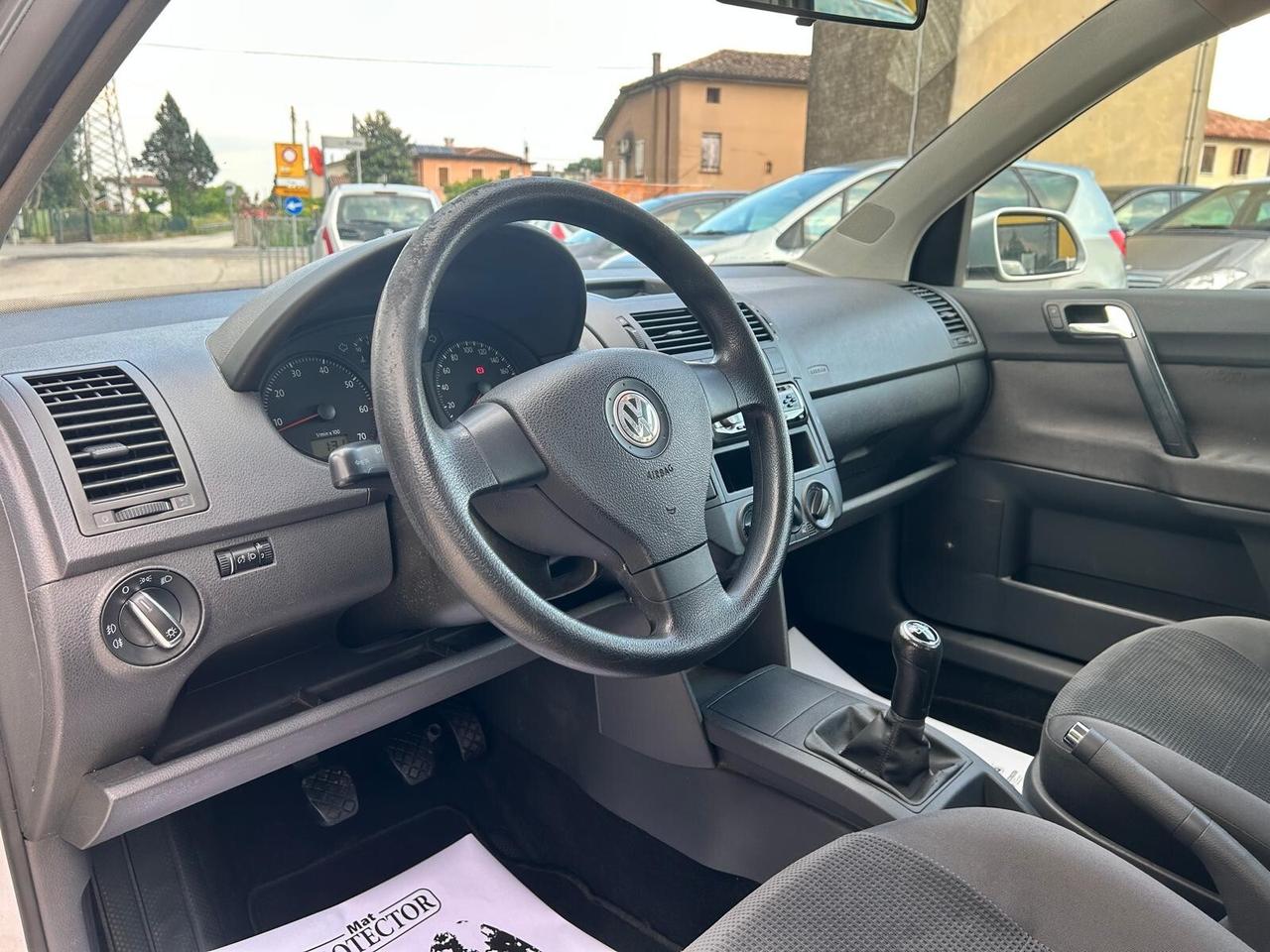 VOLKSWAGEN POLO 1.4 80CV 5PORTE OK NEOPATENTATI