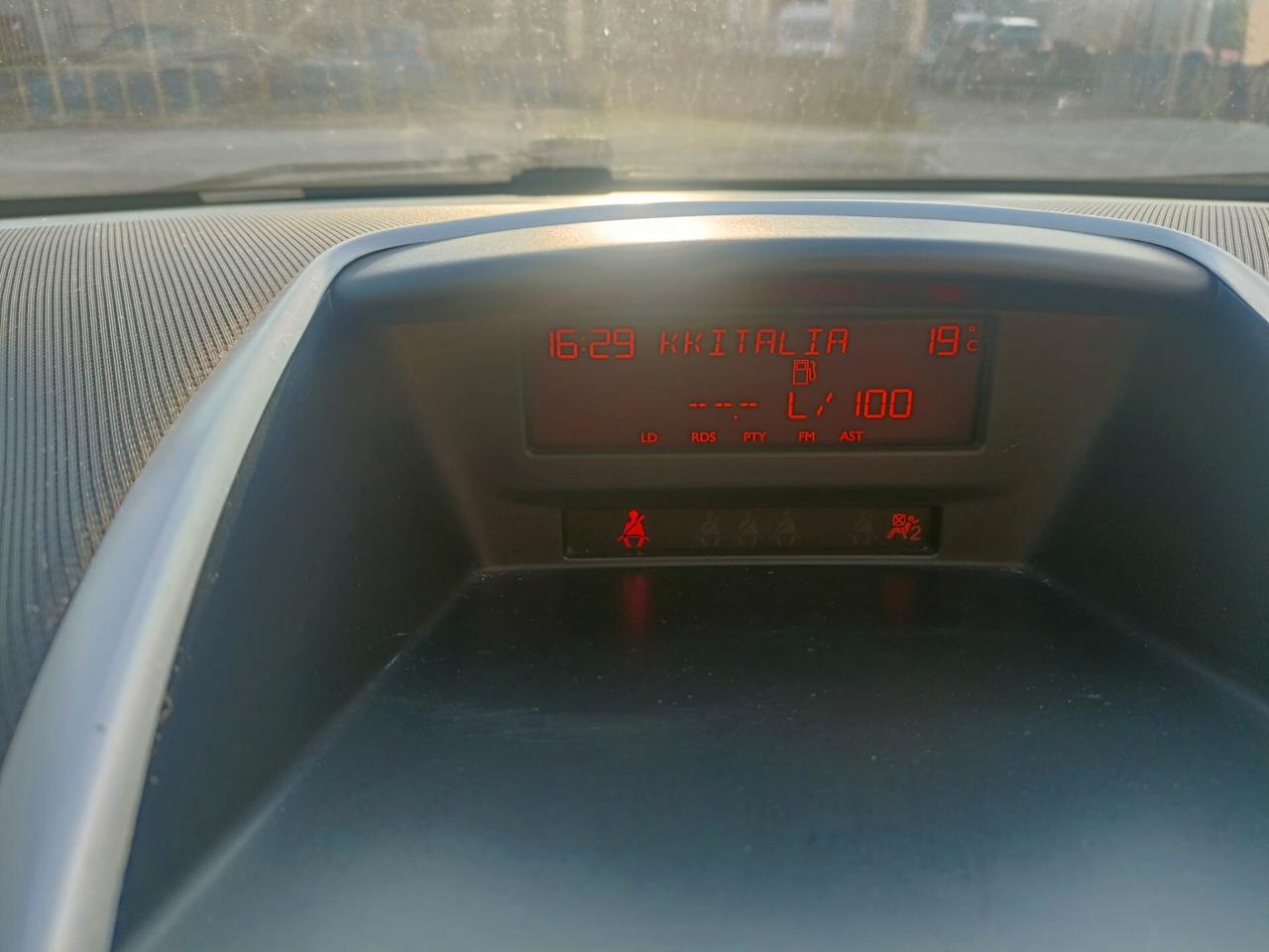 Peugeot 207 1.4 HDi 70CV 5p. X Line OK NEOPATENTATI