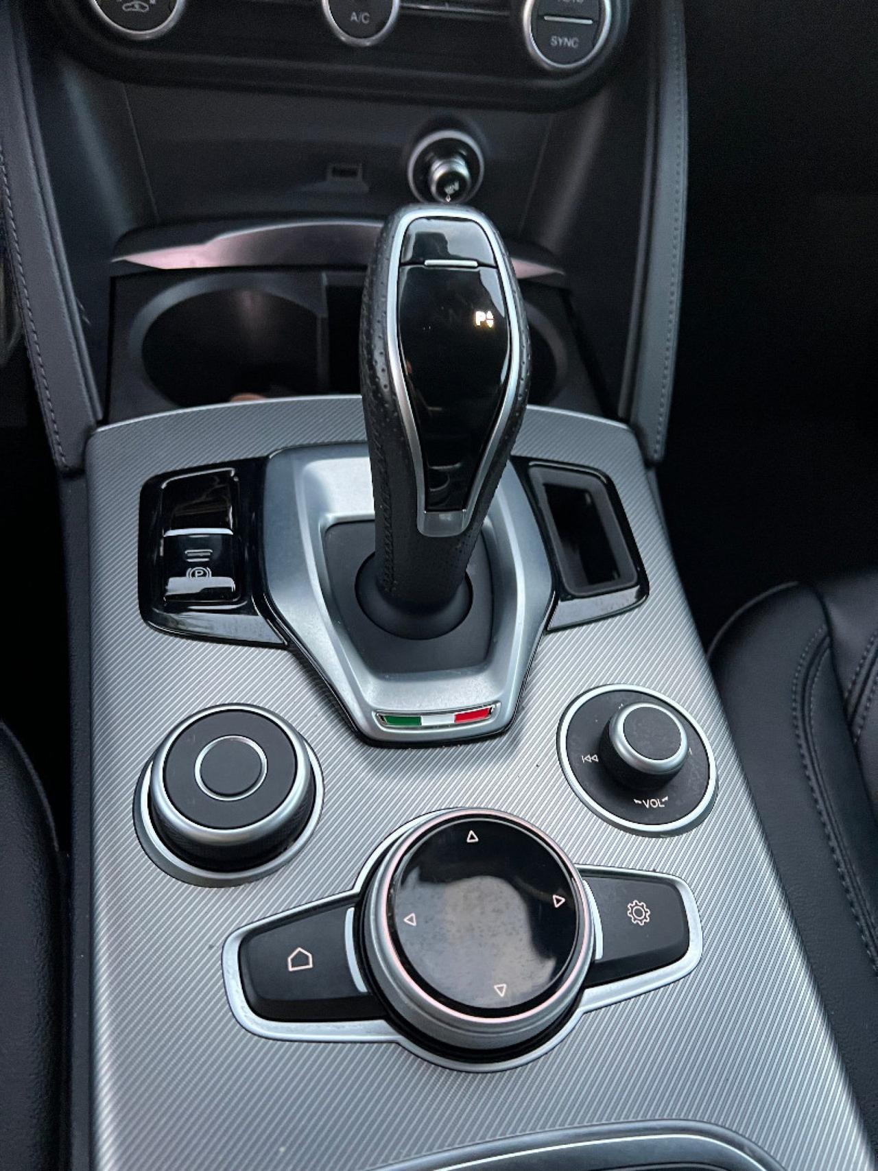 Alfa Romeo Stelvio 2.2 Turbodiesel 190 CV AT8 Q4 Sprint TOTAL BLACK