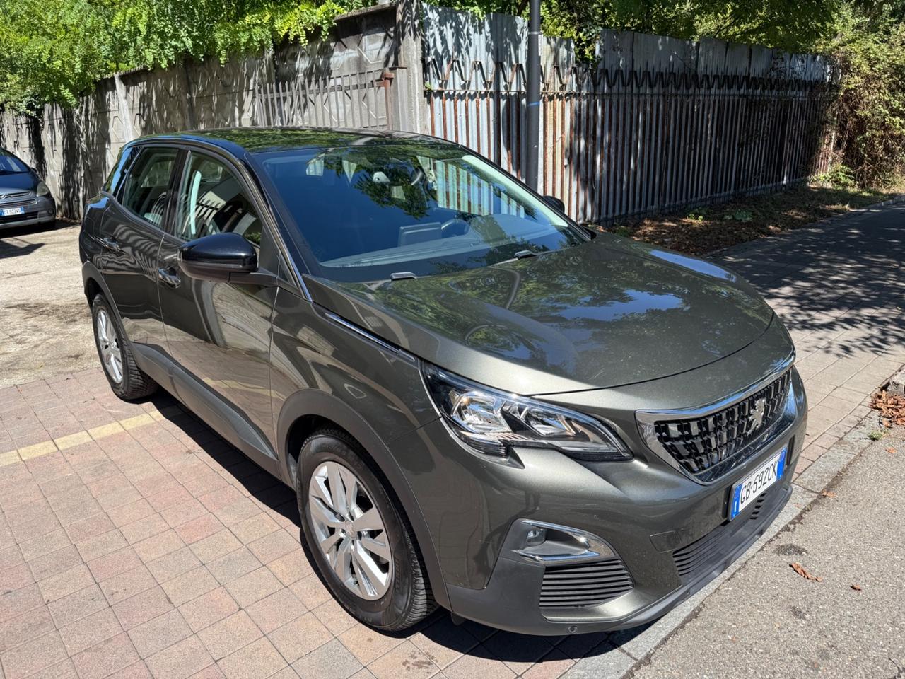 Peugeot 3008 BlueHDi 130 S&S Business