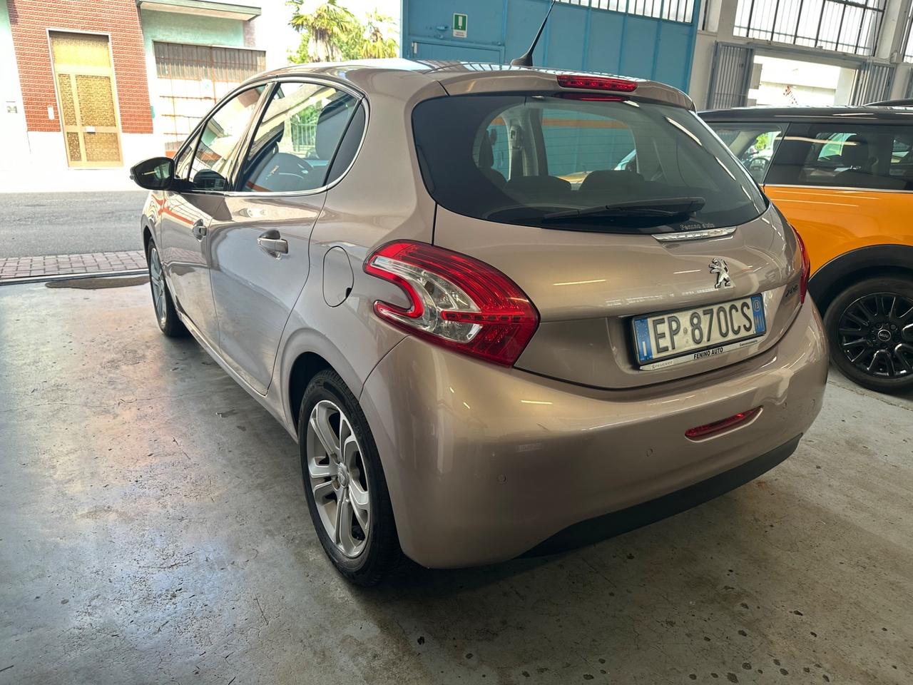 Peugeot 208 1.2 VTi 82 CV 5 porte Allure - Navy Clima Autonavigli