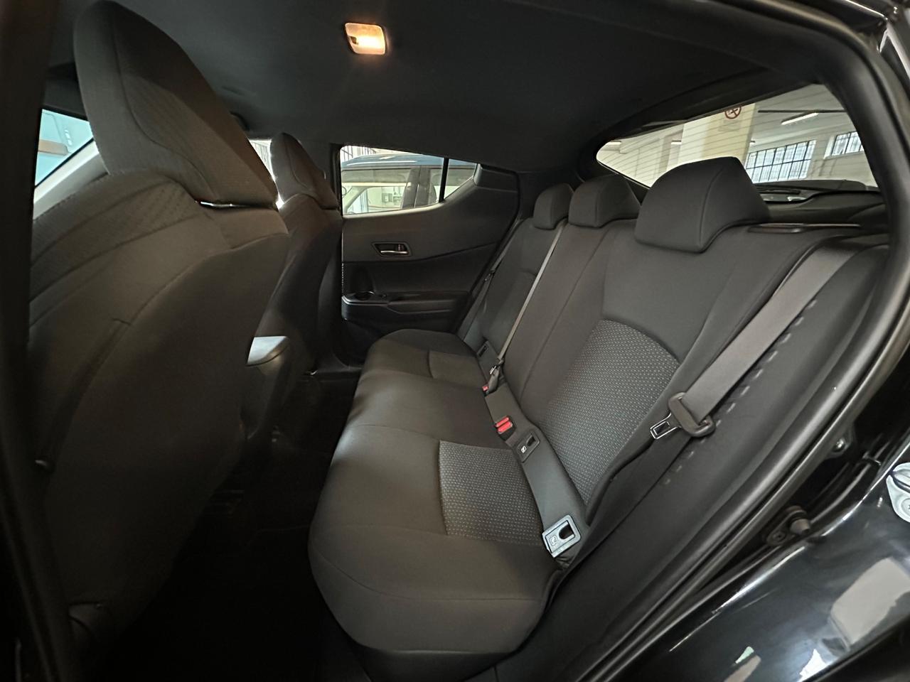 Toyota C-HR 1.8 Hybrid E-CVT Business