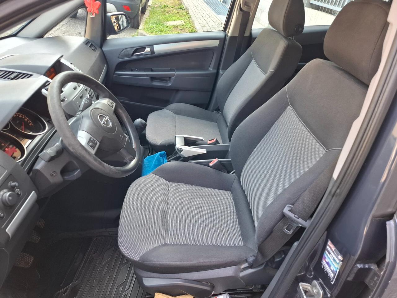 Opel Zafira 1.6 16V VVT Cosmo
