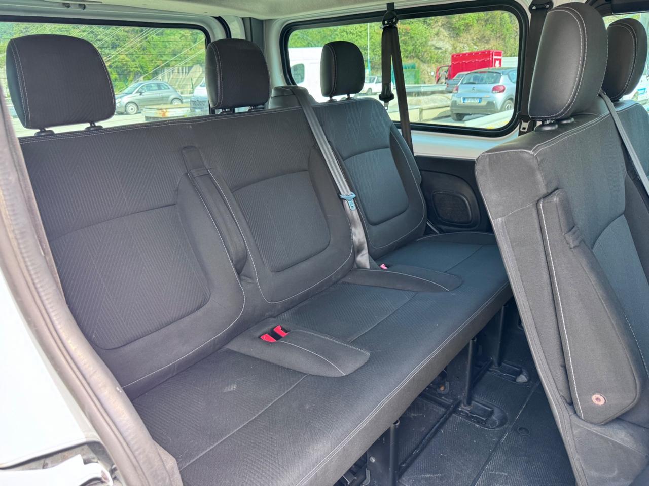 Renault Trafic T29 2.0 DCI EU6 PASSO LUNGO 9p +IVA