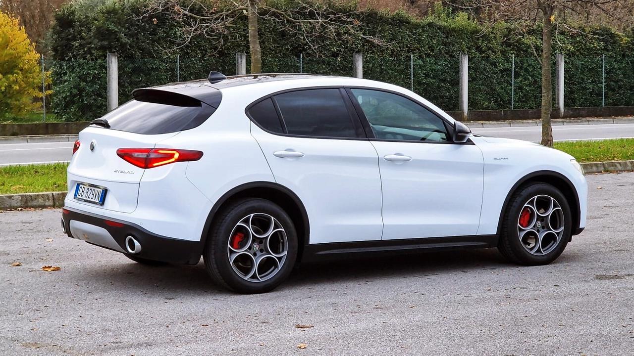 Alfa Romeo Stelvio 2.2 Turbodiesel 160 CV AT8 RWD Super