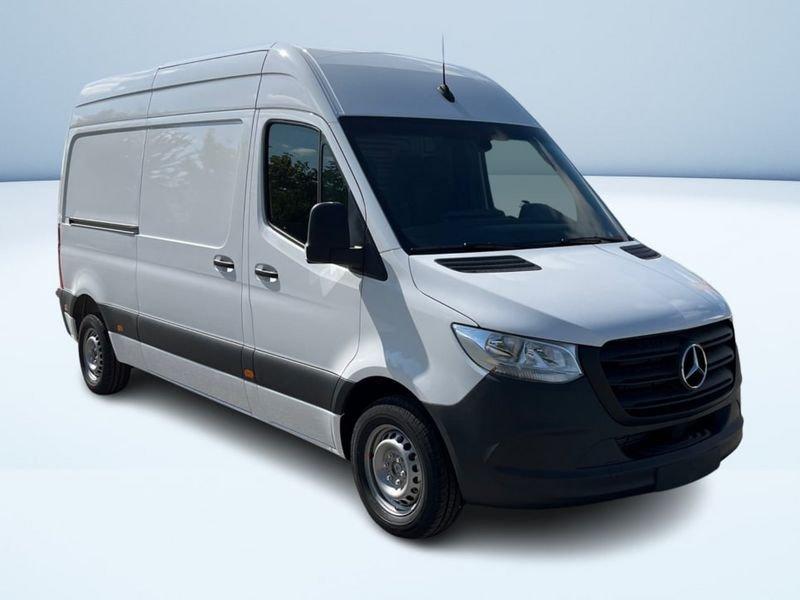 Mercedes-Benz Sprinter 211 CDI F 39/30