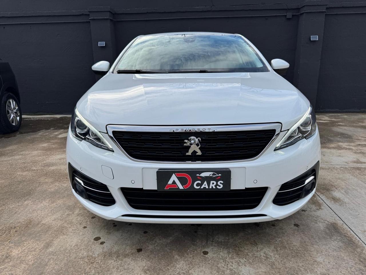 Peugeot 308 BlueHDi 130 S&S EAT8 navi park cruis led