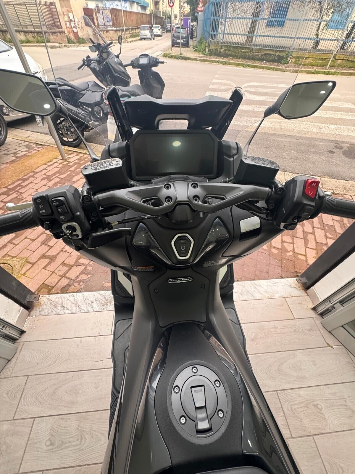 Yamaha T Max tech