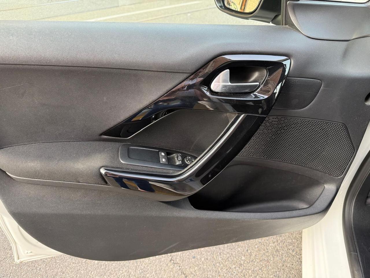 Peugeot 208 Active 1.2 PureTech 82 LPG #5818