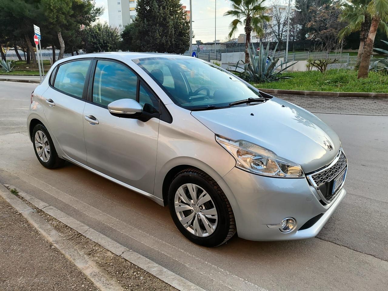 Peugeot 208 1.4 HDi 68 CV!!