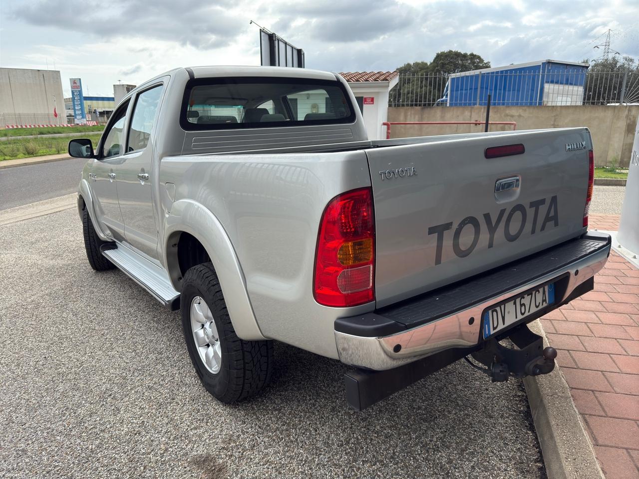 Toyota Hilux 3.0 D-4D DOPPIA CABINA my09" GANCIO TRAINO