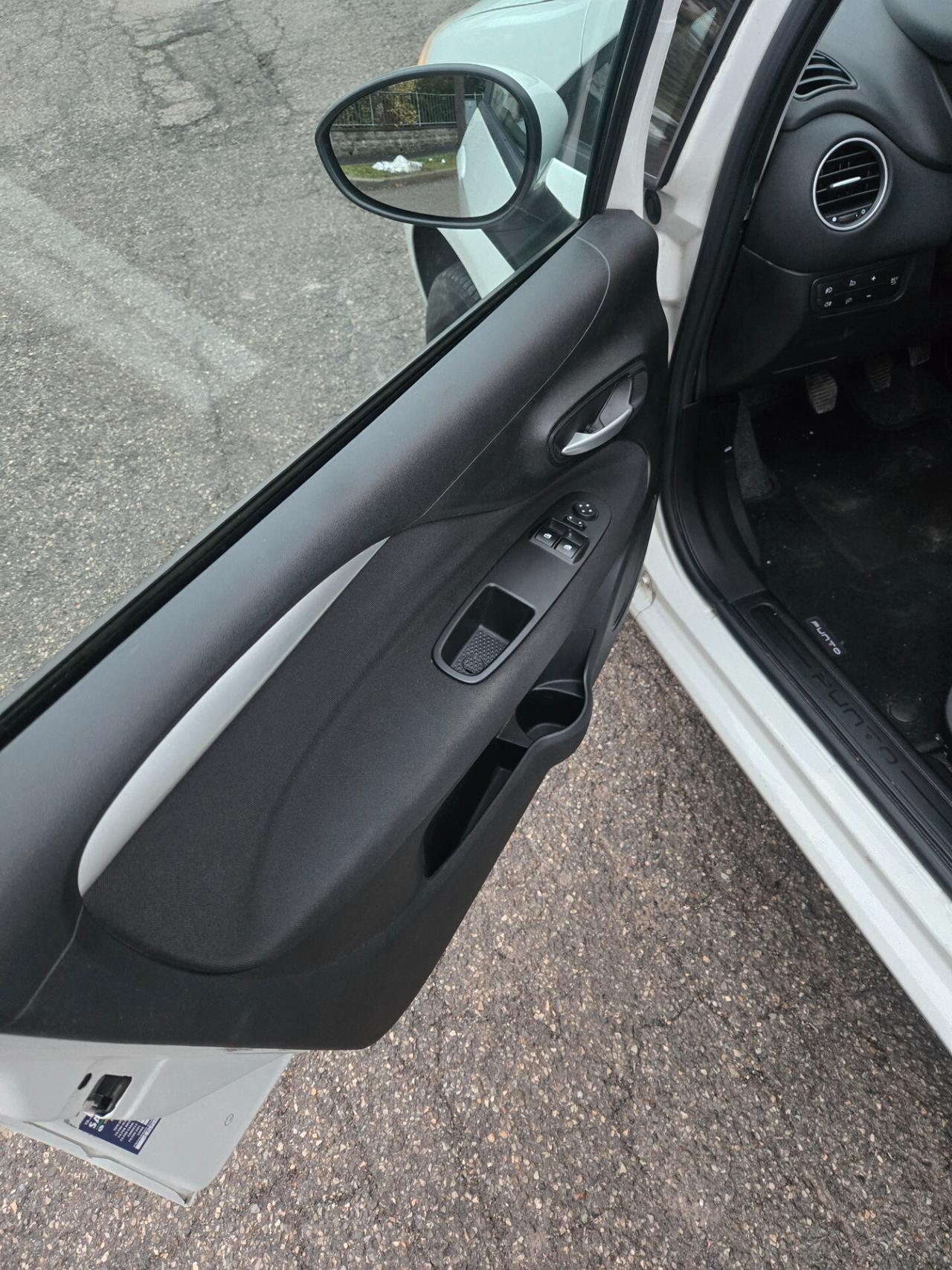 Fiat Punto 1.4 8V 5 porte Natural Power Lounge