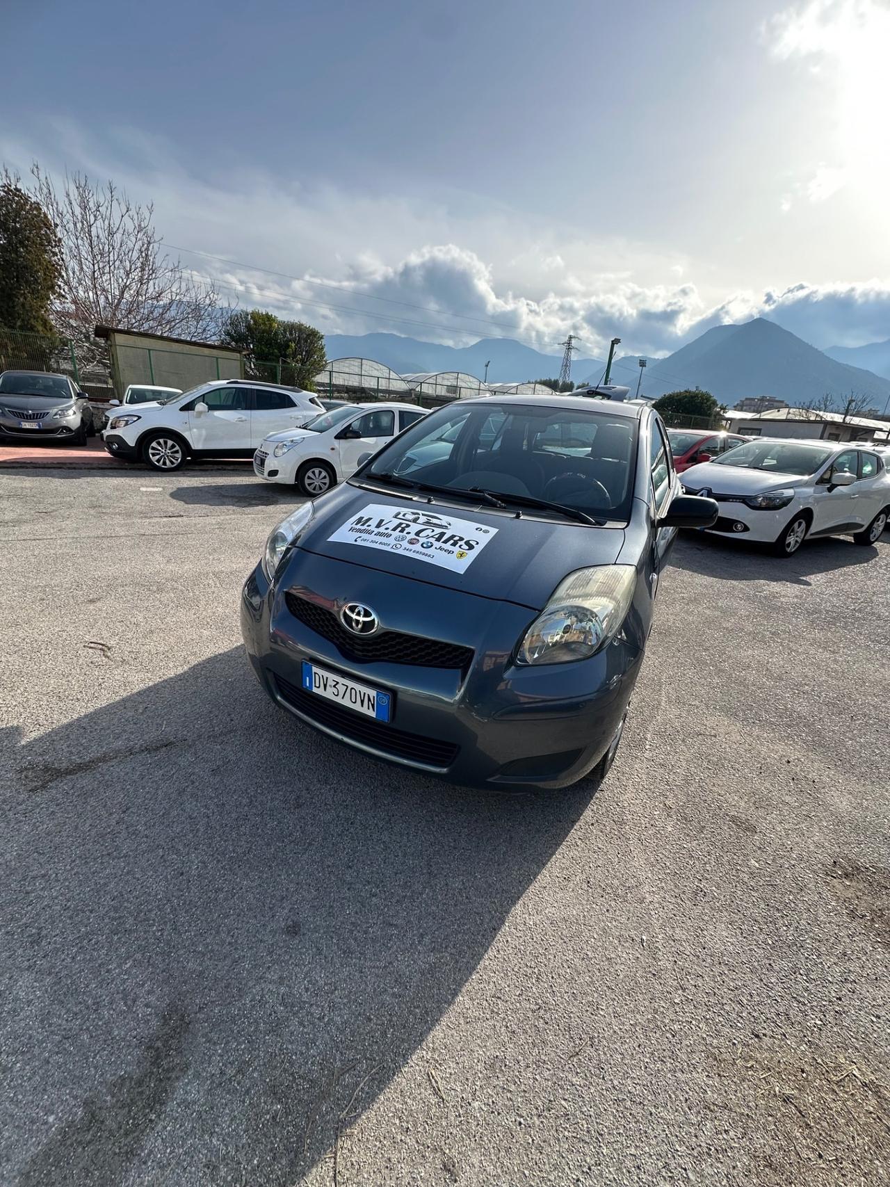 Toyota Yaris 1.0 5 porte Luxury pack