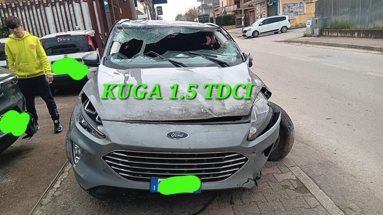 Ford Kuga incidentata sinistrata mondialcars 022