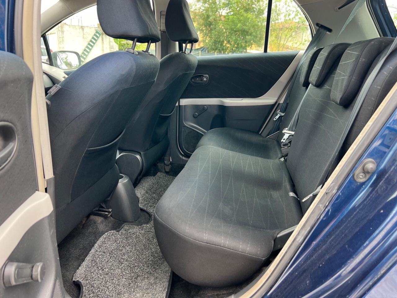 Toyota Yaris 1.0 5 porte