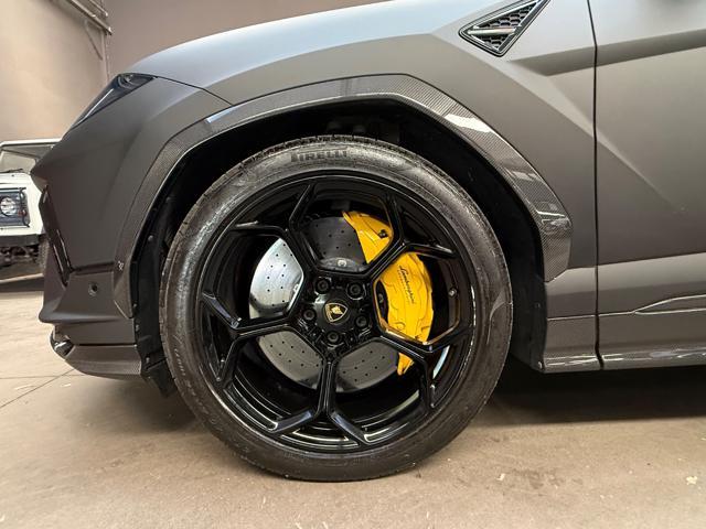 LAMBORGHINI Urus 4.0 Performante