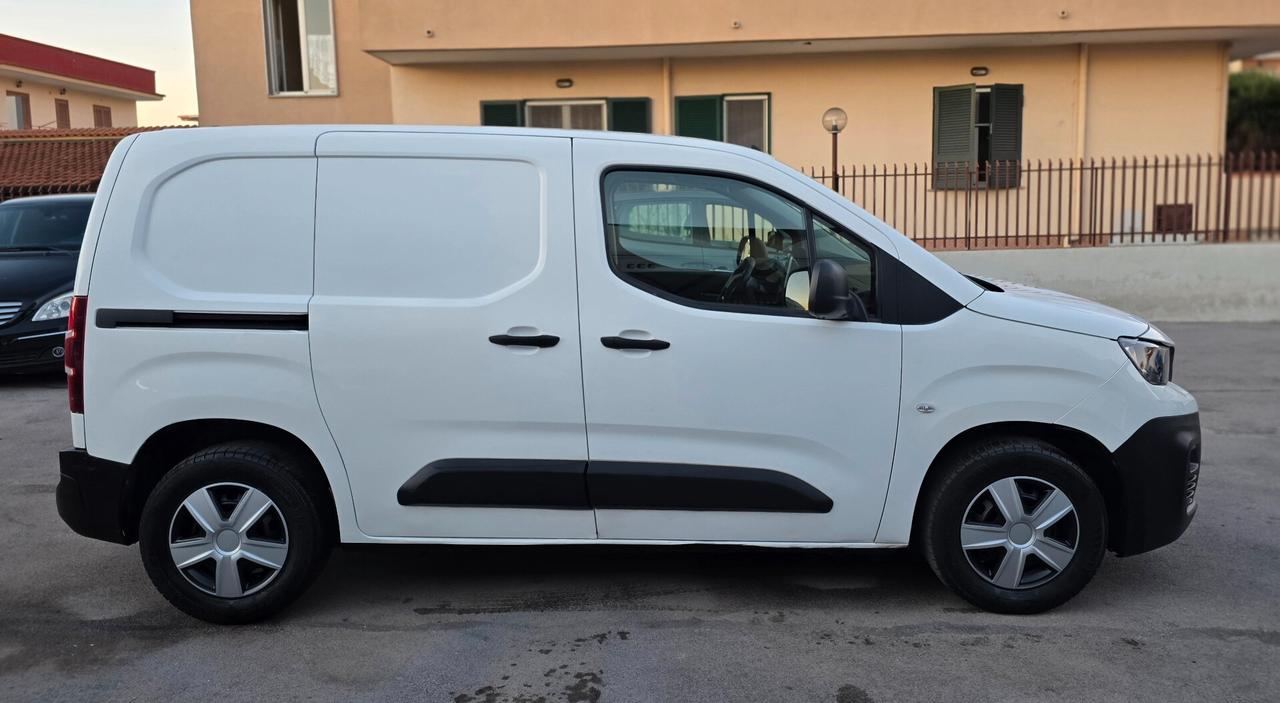 Peugeot Partner BlueHDi 100 S&S PC Furgone Pro