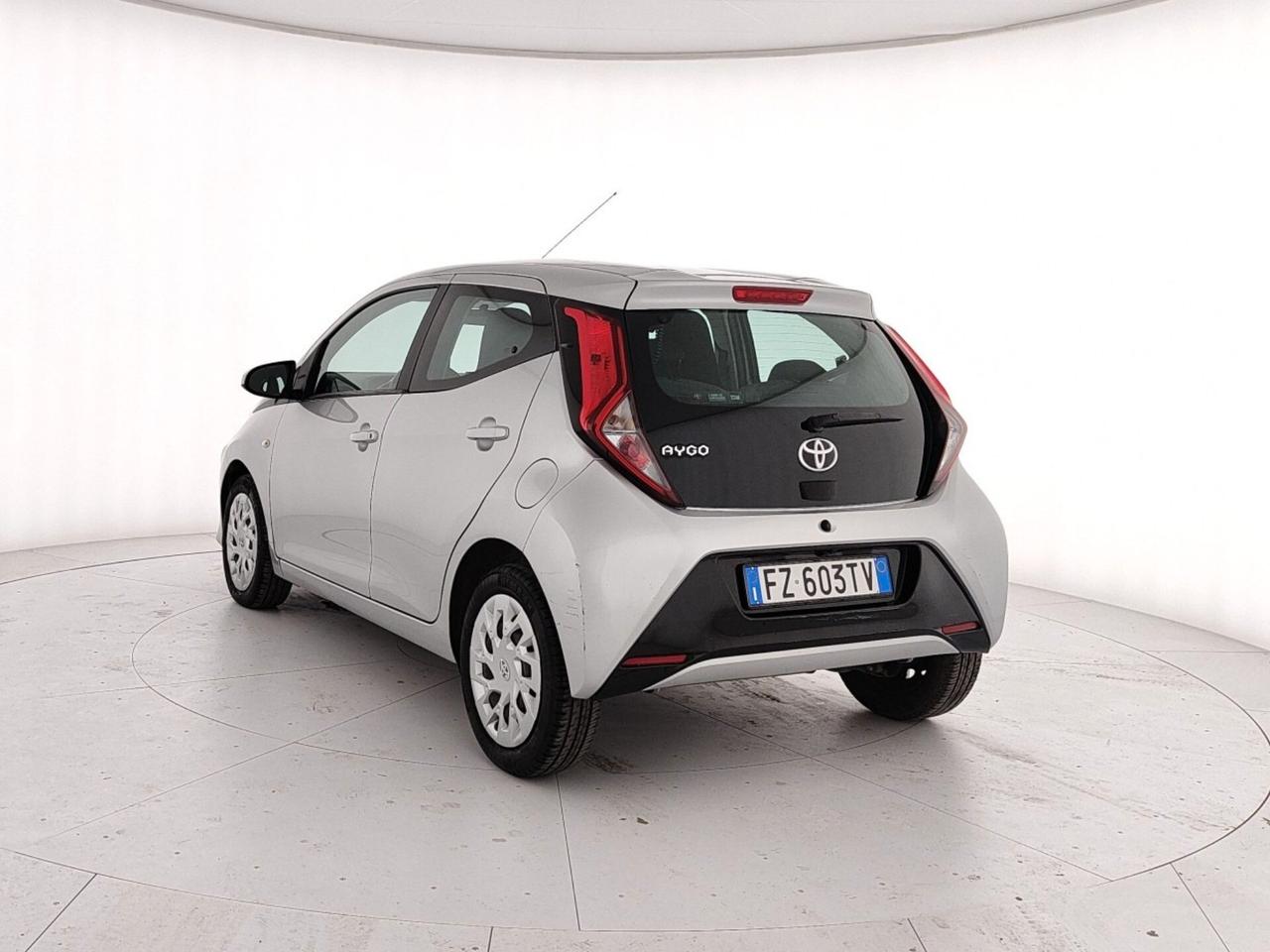 Toyota Aygo 1.0 VVT-i 69 CV 5 porte x-business