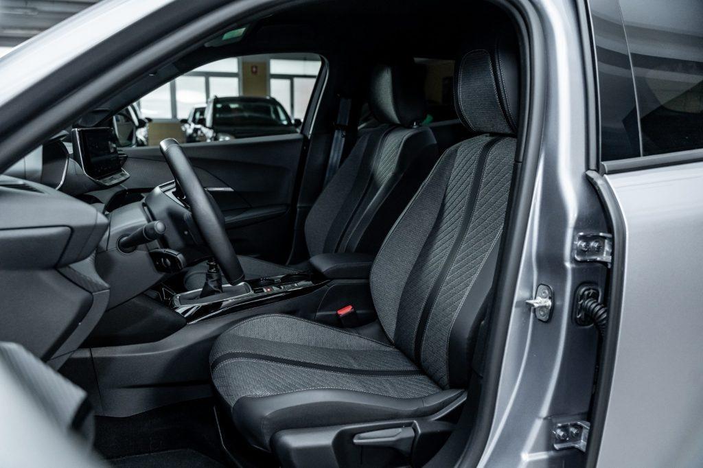 PEUGEOT 2008 PureTech 100 S&S Allure