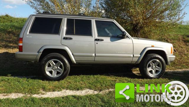 JEEP Cherokee Classic 2.5 TD 4 x4 ben tenuto