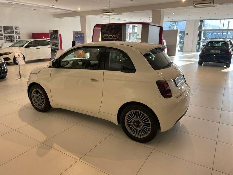 FIAT 500e LA NUOVA 500 Nuova 500 Hatchback My23 La Nuova 500 - 320 Berlina da Concessionaria ufficiale Stellan