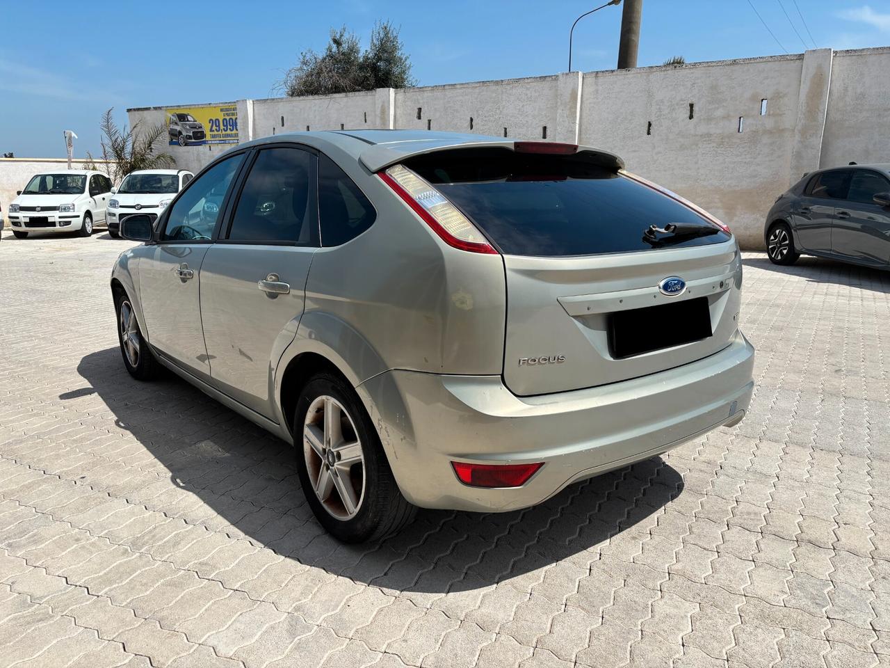 FORD FOCUS 1.6 TITANIUM 2010