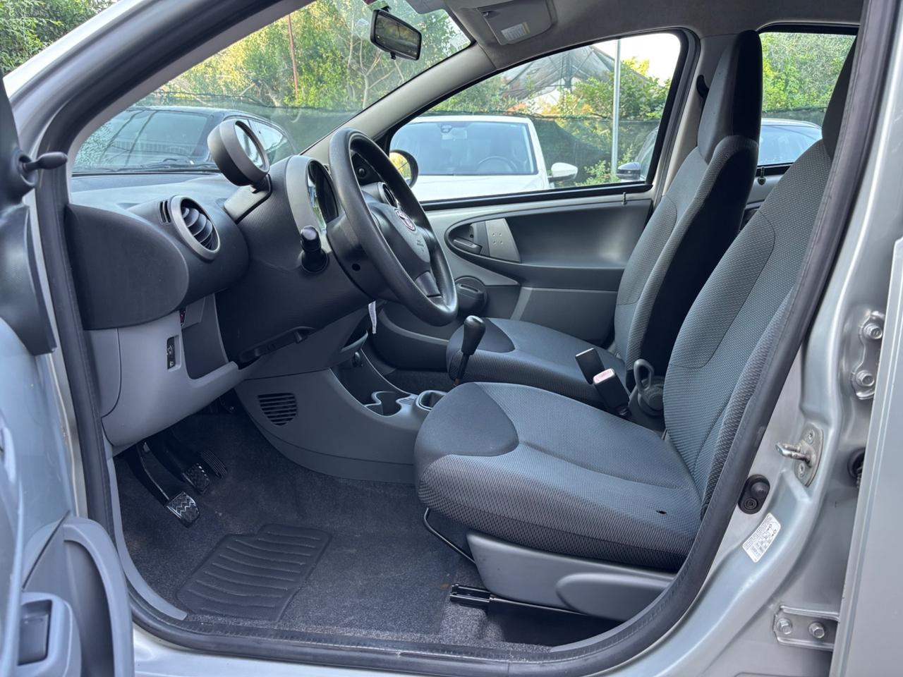 Toyota Aygo 1.4 DIESEL 5 porte Sol OK NEOPATENTATI