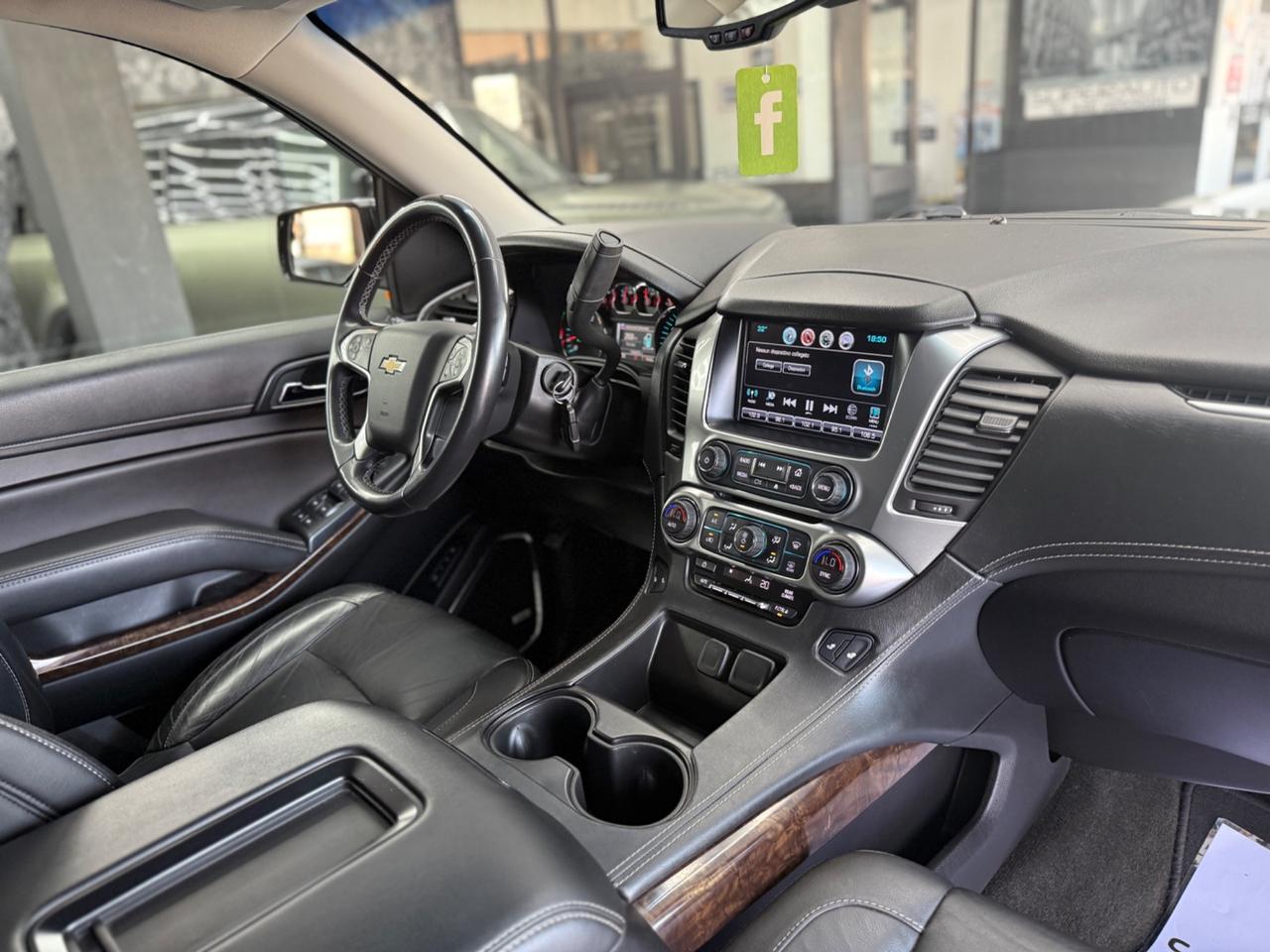Chevrolet Suburban 5.3 340CV V8