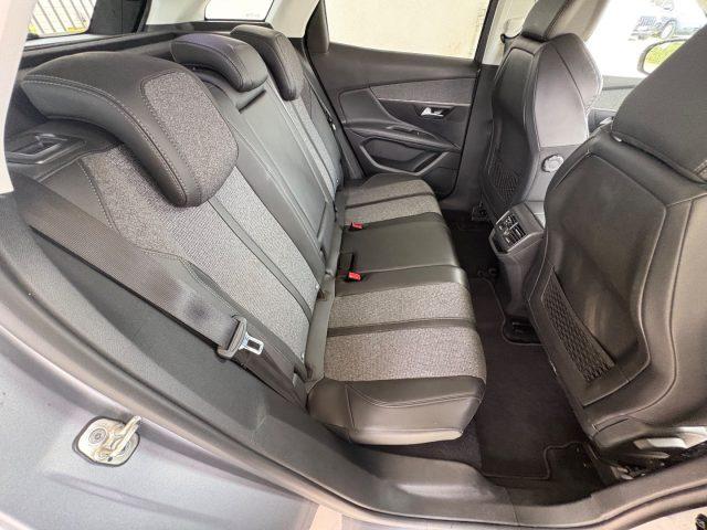 PEUGEOT 3008 PureTech 130 Allure POCHI CHILOMETRI TENUTA BENE