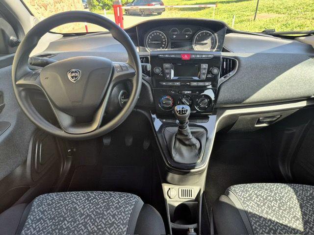 LANCIA Ypsilon 1.0 FireFly 5 porte S&S Hybrid Ecochic Silver