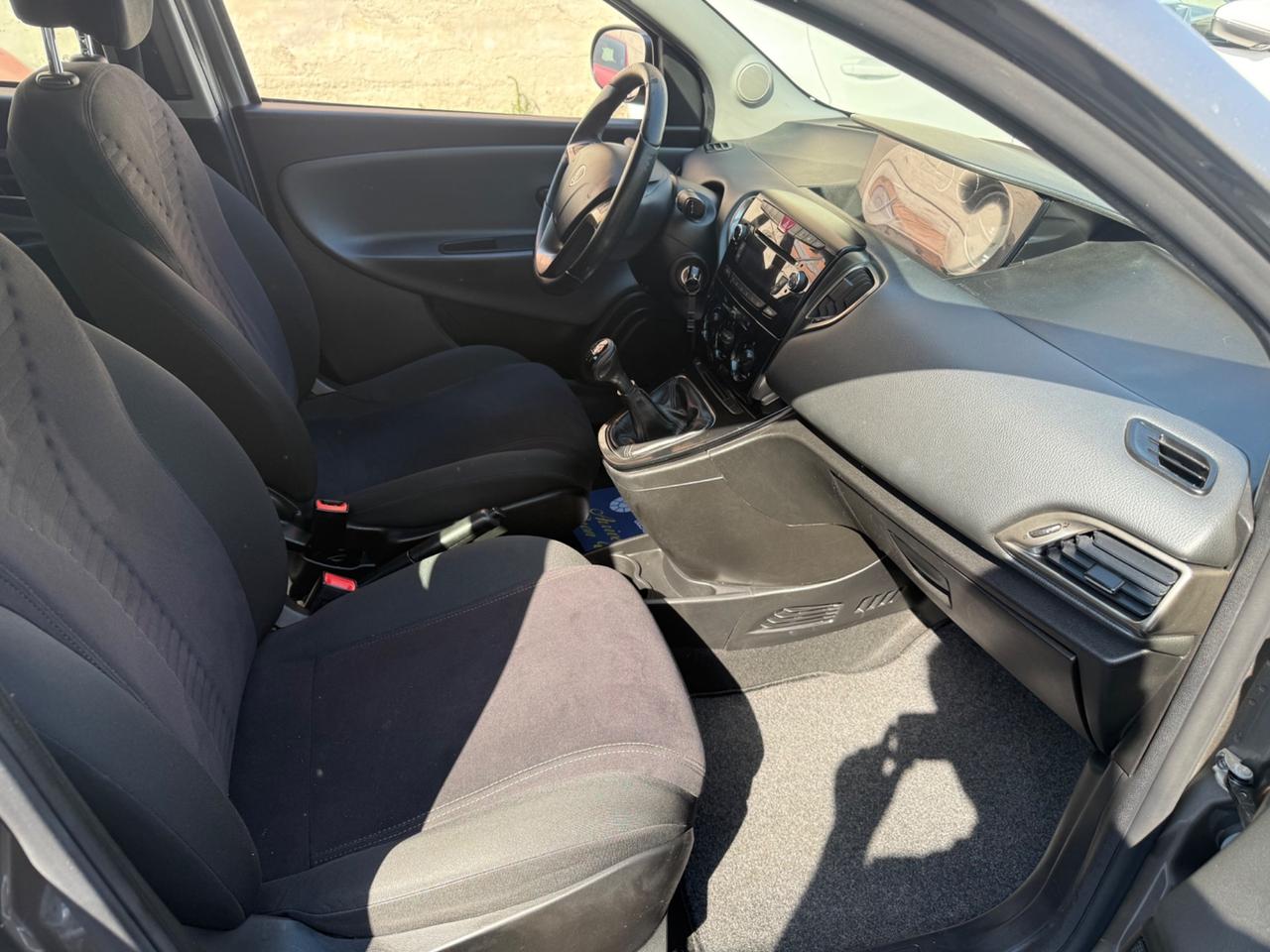 Lancia Ypsilon 1.3MJT 95CV - 2015