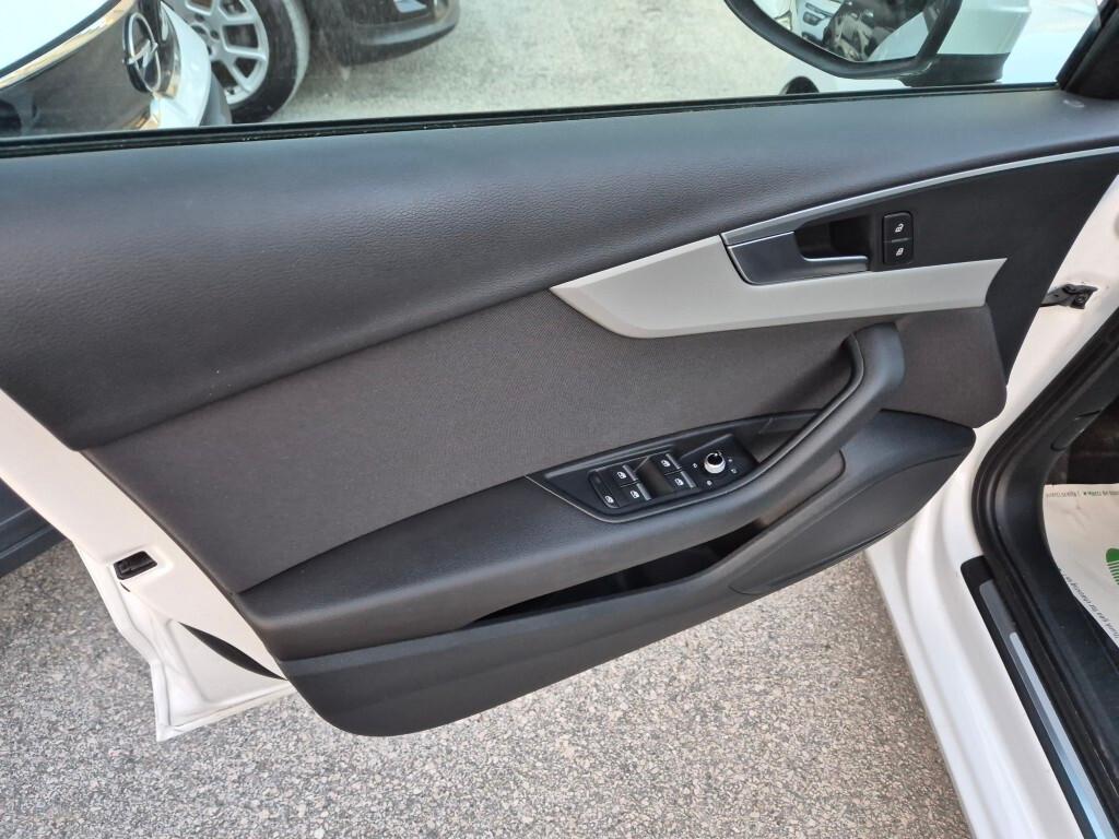 Audi A4 Avant 2.0 TDI S-tronic Business mild hybrid