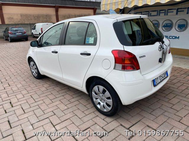 TOYOTA Yaris 1.0 5 porte