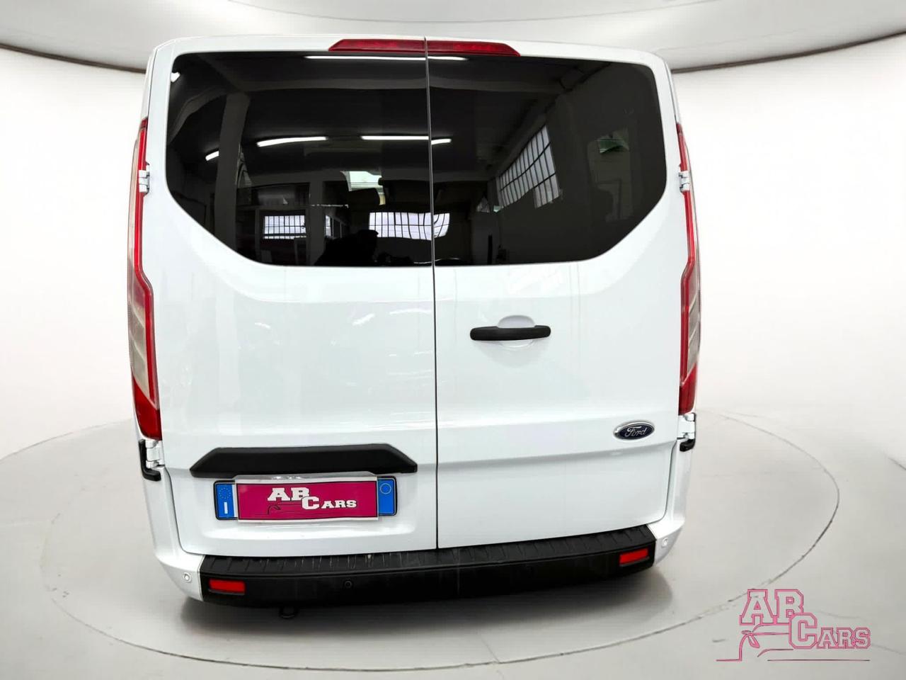Ford Transit Custom 2.0 TDCi 130 PC Combi 9 POSTI