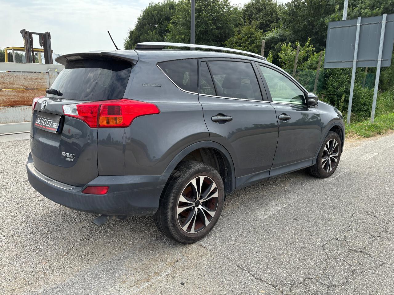 Toyota RAV 4 RAV4 2.0 D-4D 4WD Lounge
