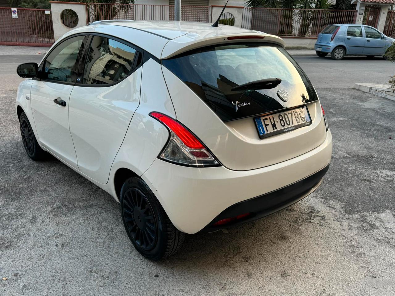 LANCIA YPSILON 1.2 BENZINA 69 CV. ELEFANTINO BLU PERFETTA