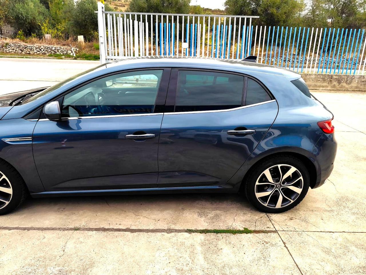Renault Megane Mégane dCi 8V 110 CV EDC Energy Bose