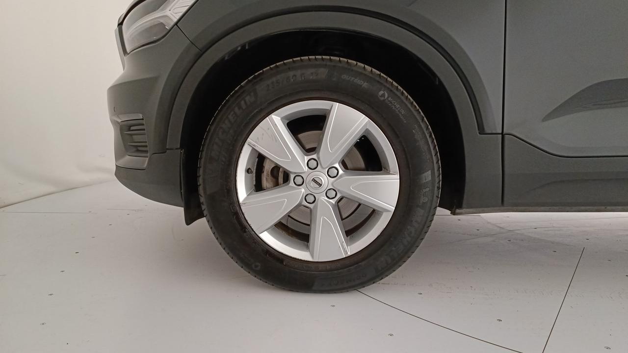 VOLVO XC40 1.5 t2 Momentum auto my21