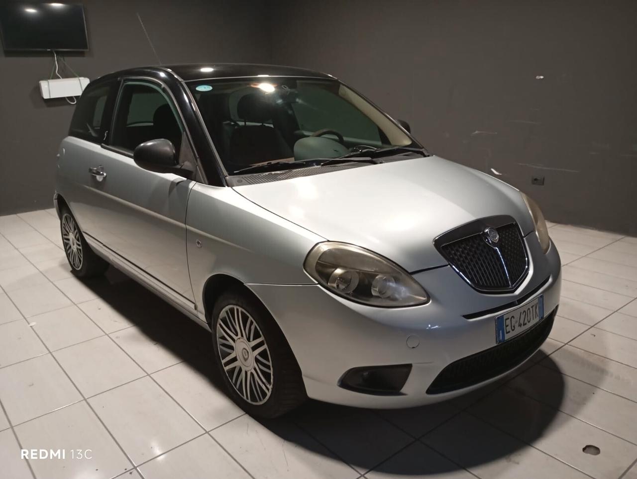 Lancia Ypsilon del 2011 1200 benzina neopatentati