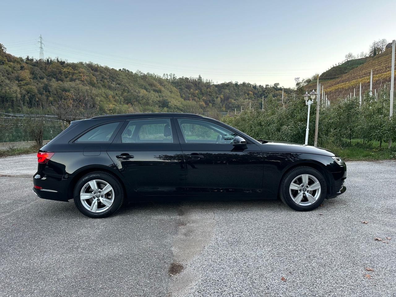 Audi A4 Avant 35 TDI S tronic Business Sport