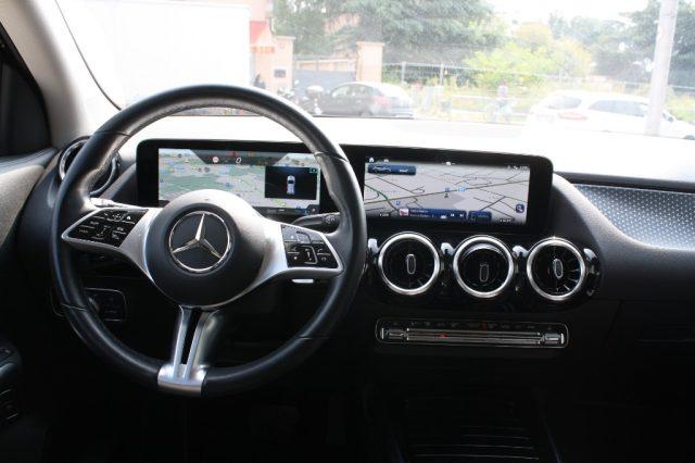 MERCEDES-BENZ GLA 180 Automatic Progressive Advanced