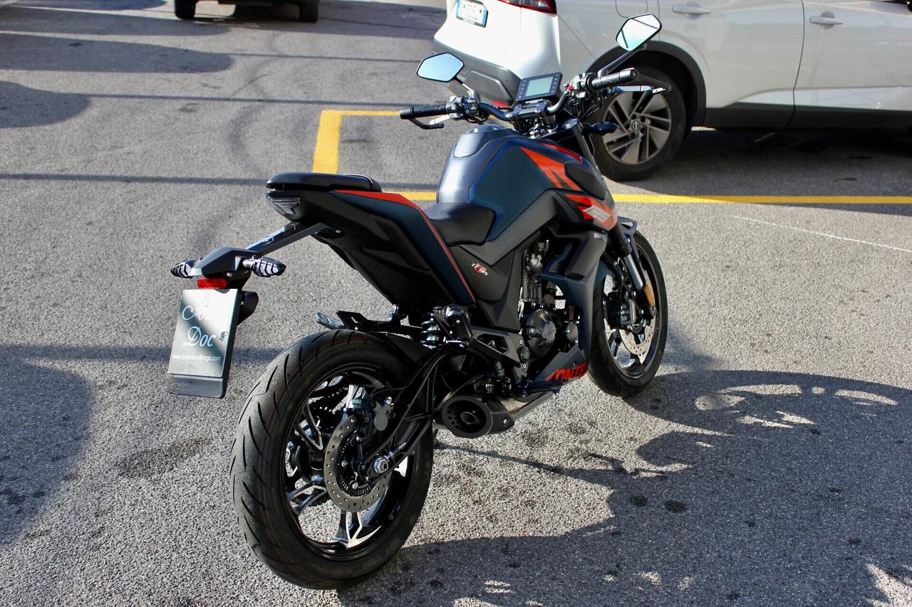 Zontes ZT 125 U SOLO 300KM FARI FULL LED DISPLAY TFT